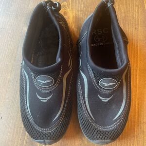 RSC kids swim shoes size M/L 6/8